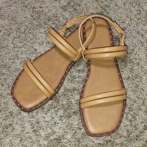 Women's Cushionaire Virgo Studded Flat Open Toe/Heel Sandals Size 9.5 NEW.